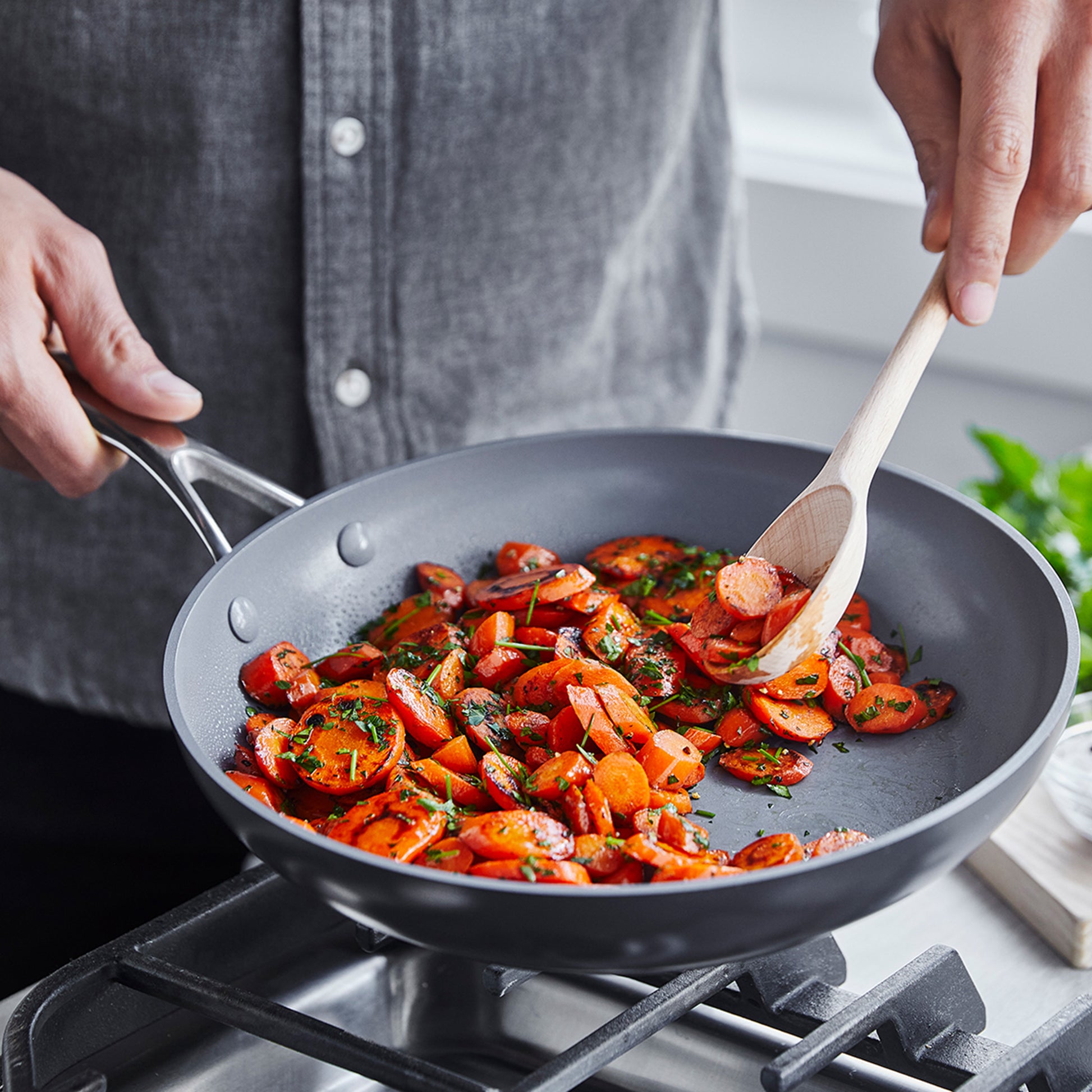 Greenpan Valencia Pro Braadpannen 26cm 30cm 2-delig Keramisch inductie pfas-vri  vooraanzicht