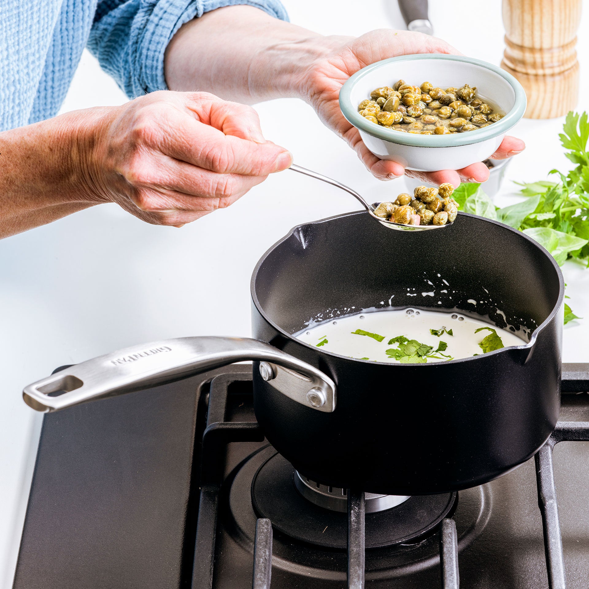 Copenhagen Steelpan met 2 tuiten 16cm zwart koken