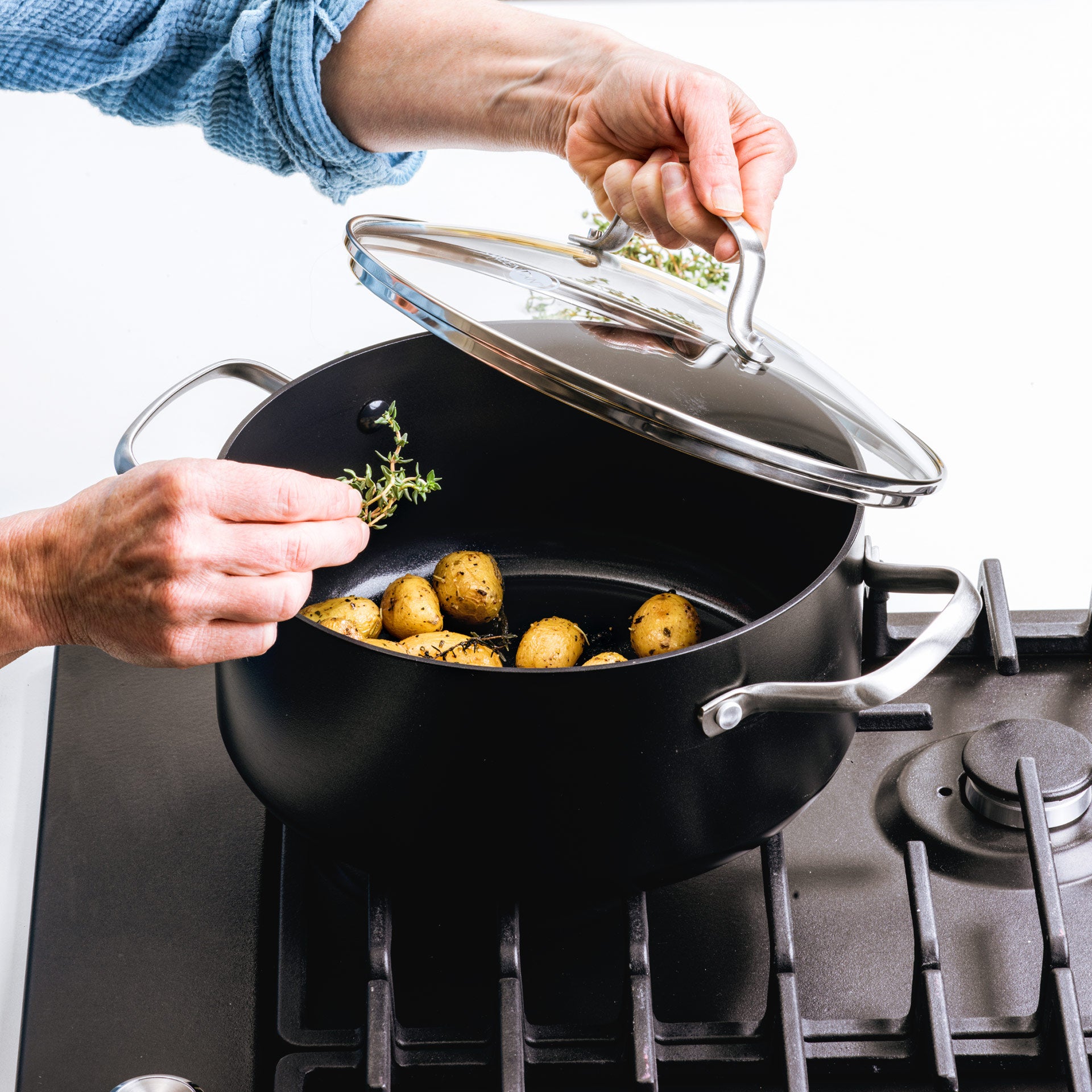 Copenhagen Kookpot 20cm zwart met aardappelen