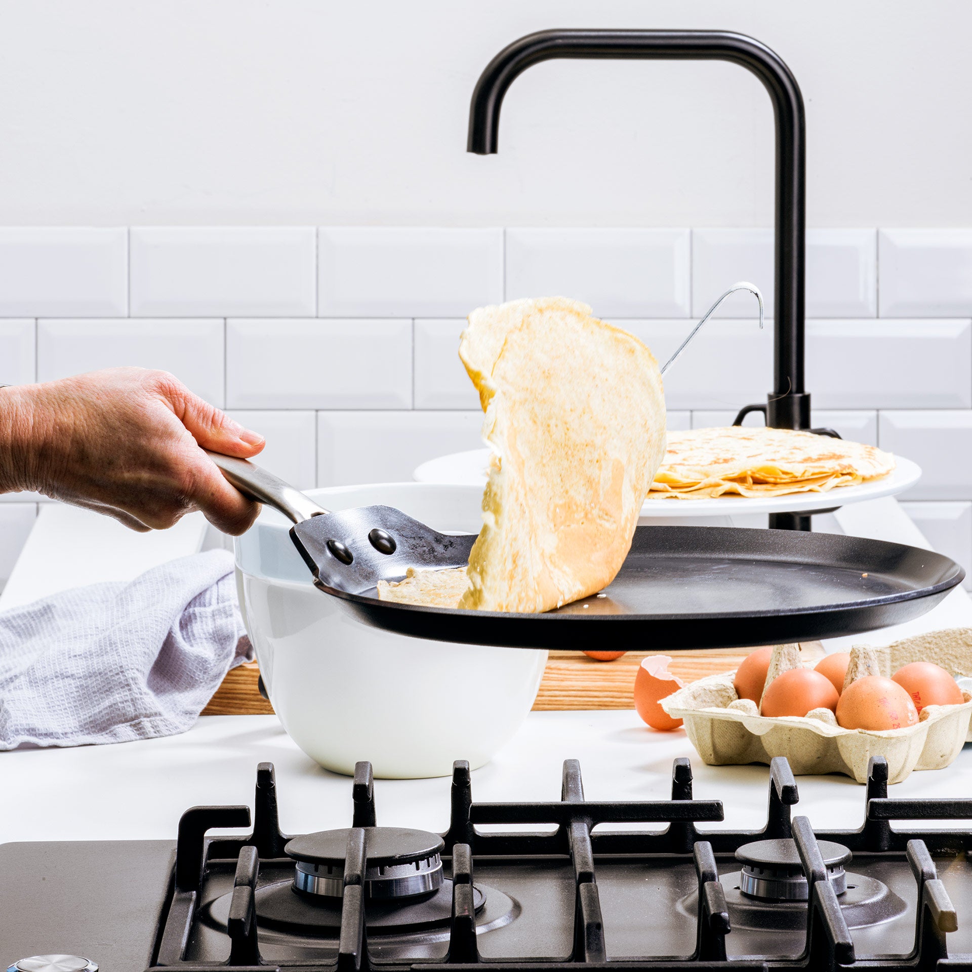 Copenhagen Pannenkoekenpan 28cm zwart met pannenkoek