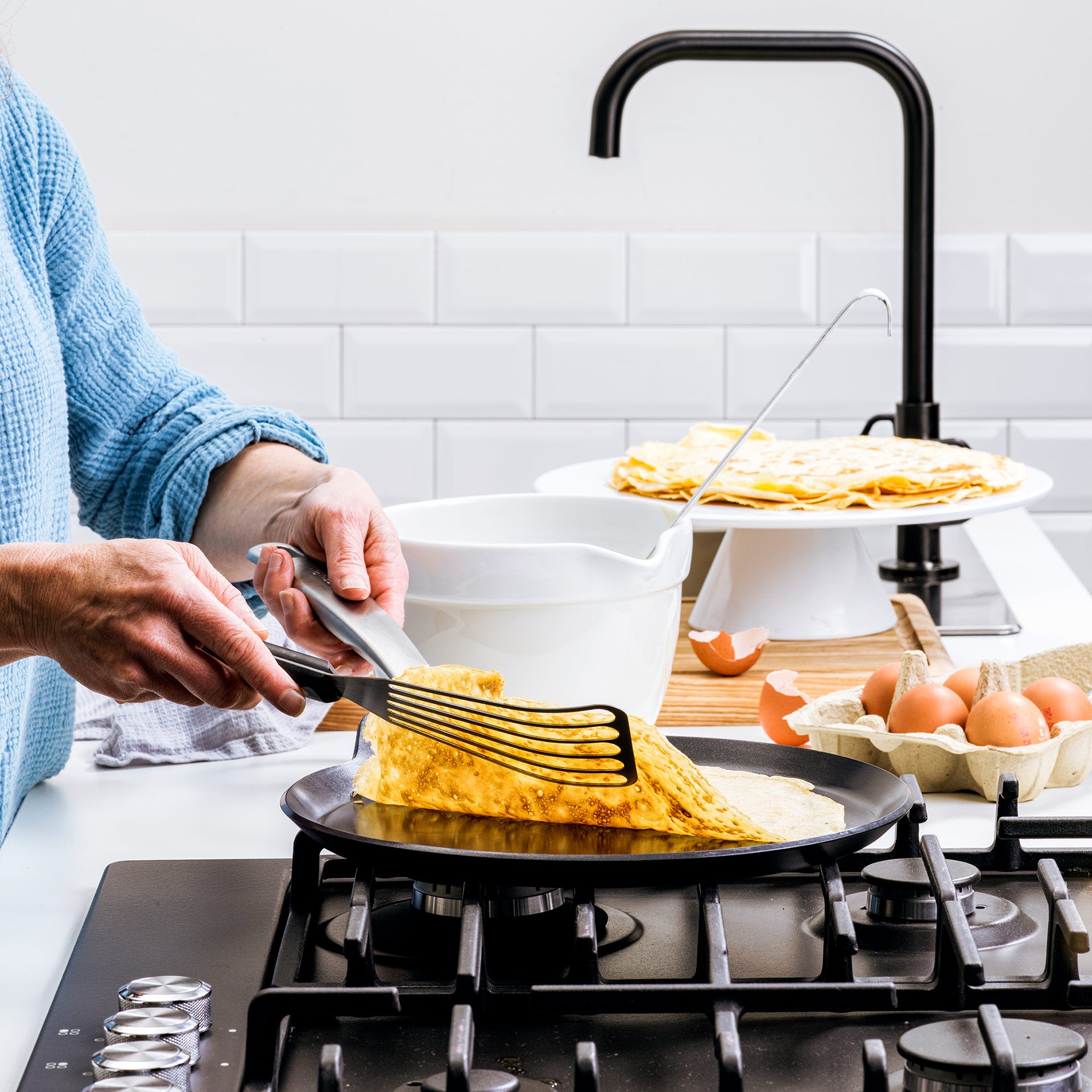 Copenhagen Pannenkoekenpan 28cm zwart met pannenkoek
