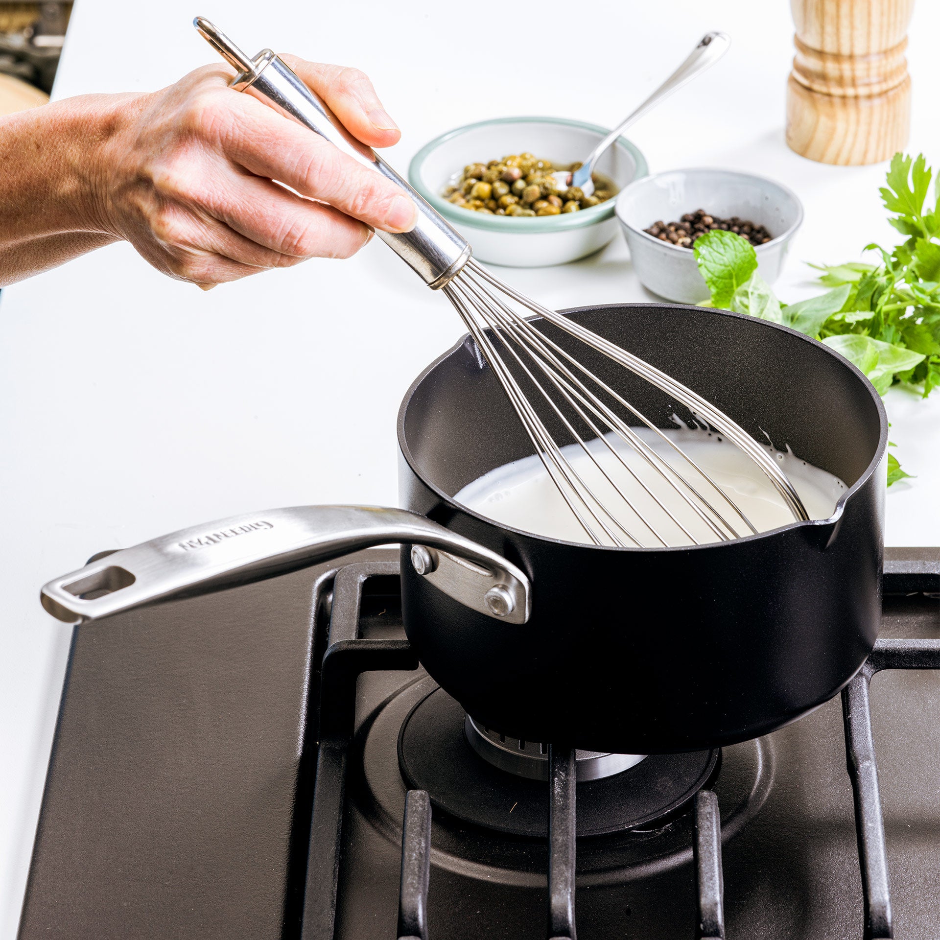 Copenhagen Steelpan met 2 tuiten 16cm zwart saus