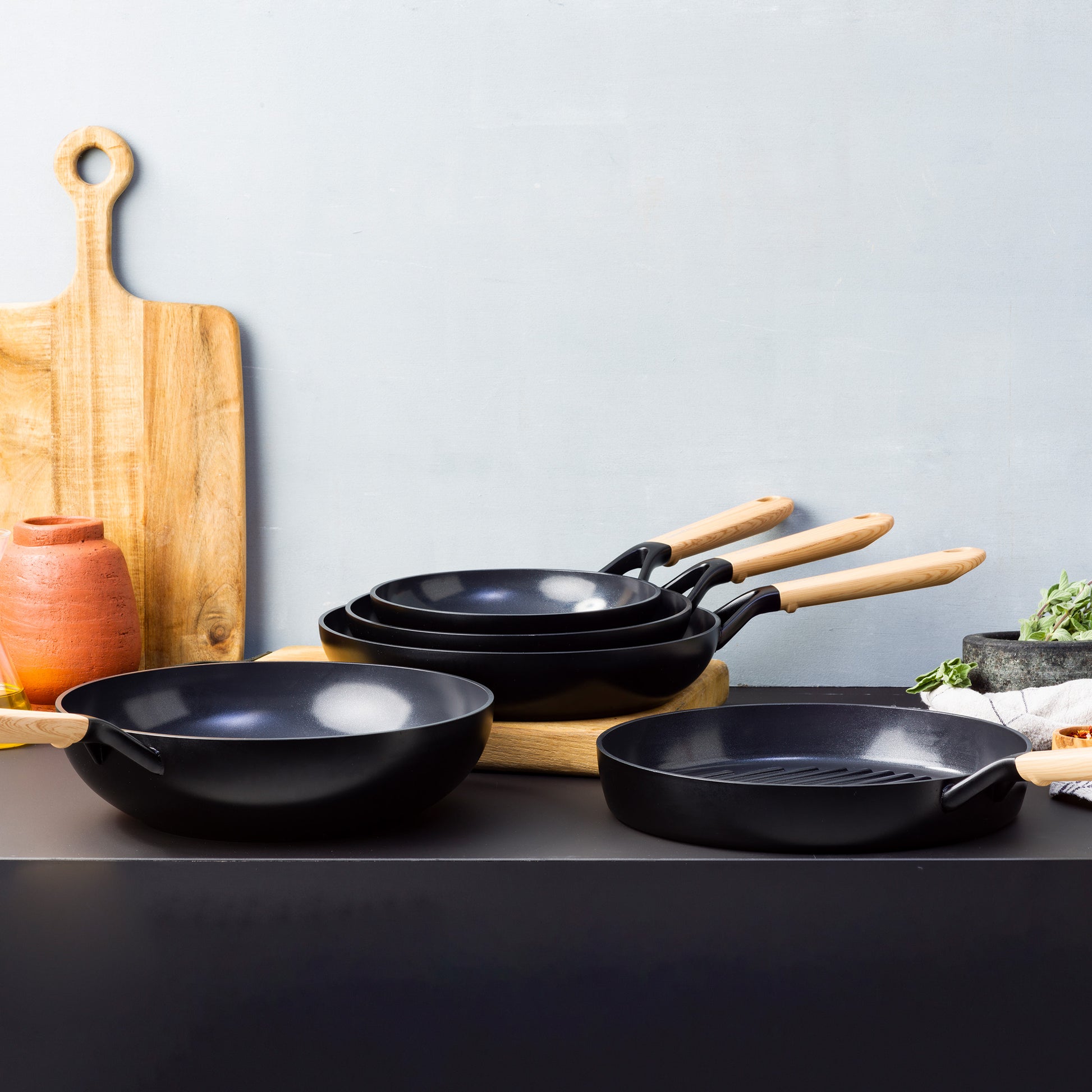 Eco-Smartshape Wok Light Wood 28cm zwart collectie