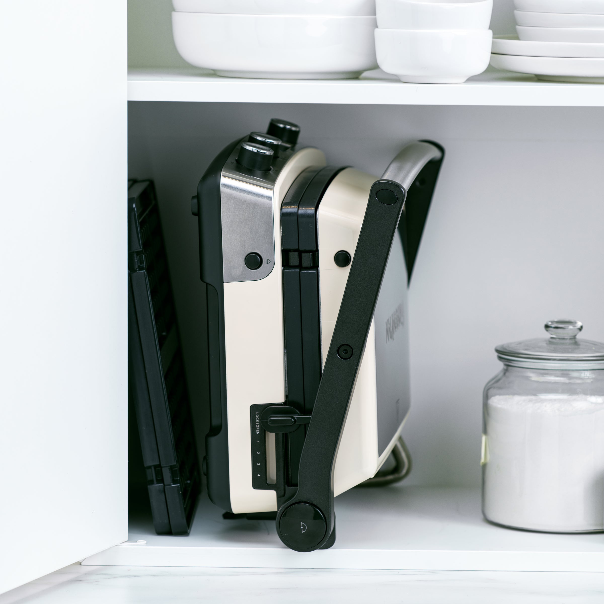 Contactgrill Cream in kast