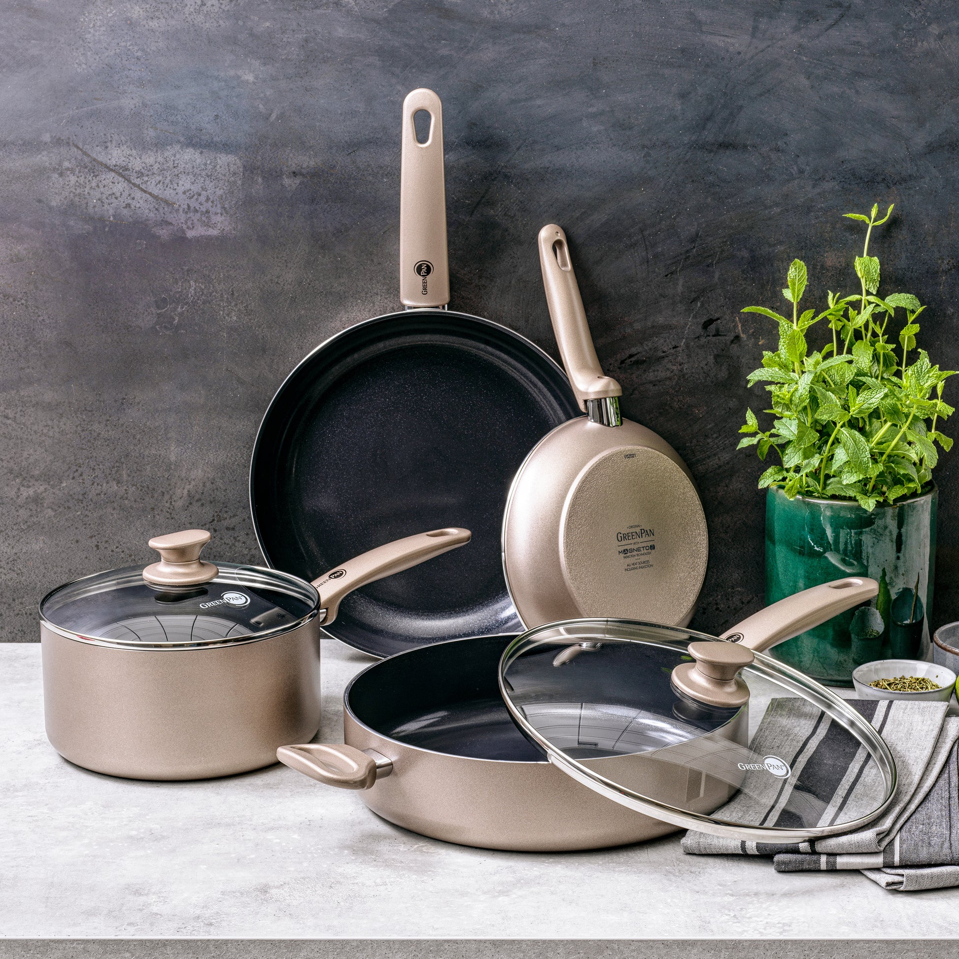 Cambridge Bronze 6-delige Pannenset 20+28cm brons collectie