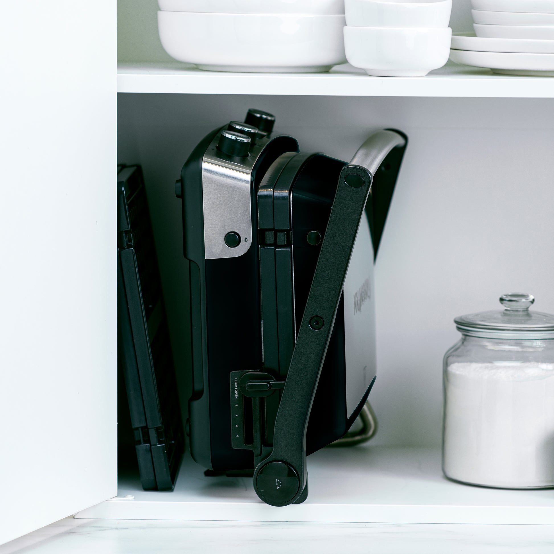 Contactgrill Glossy Black in kast