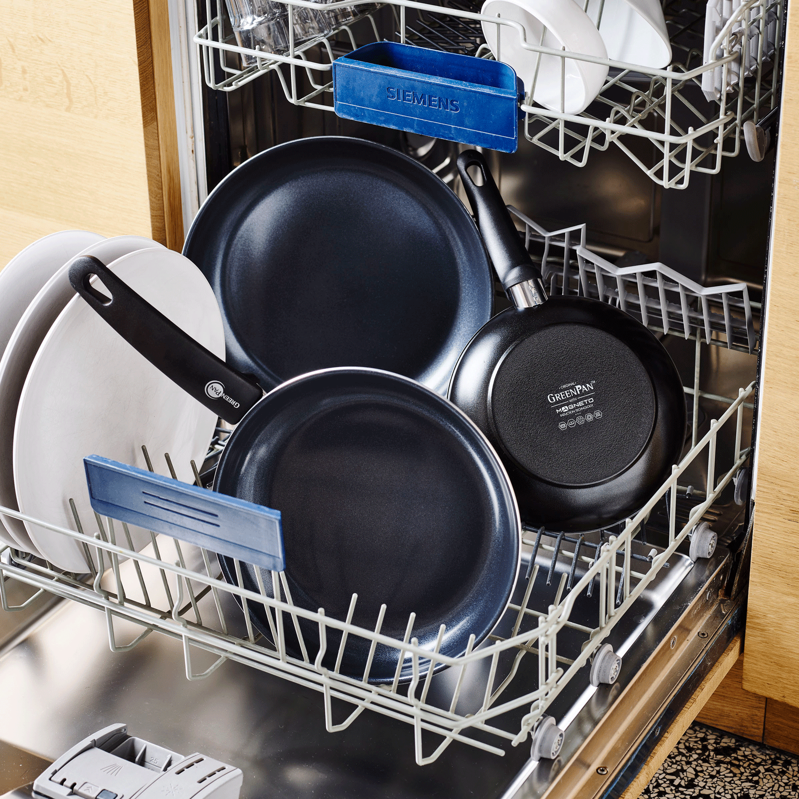 Cambridge Black Vispan 32cm zwart in vaatwasser