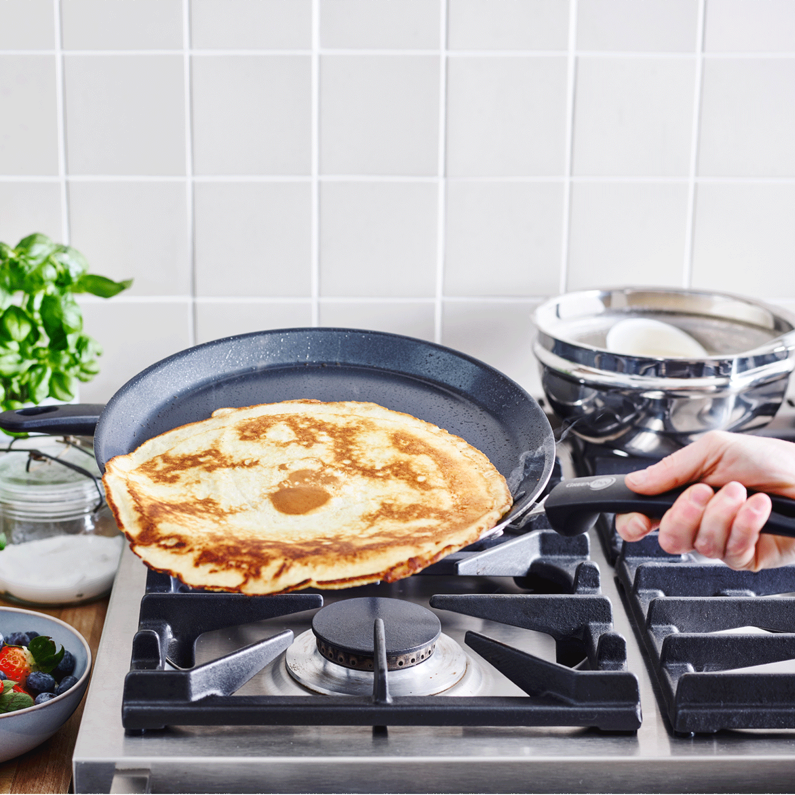 Essentials Pannenkoekenpan 28cm zwart verse pannenkoek