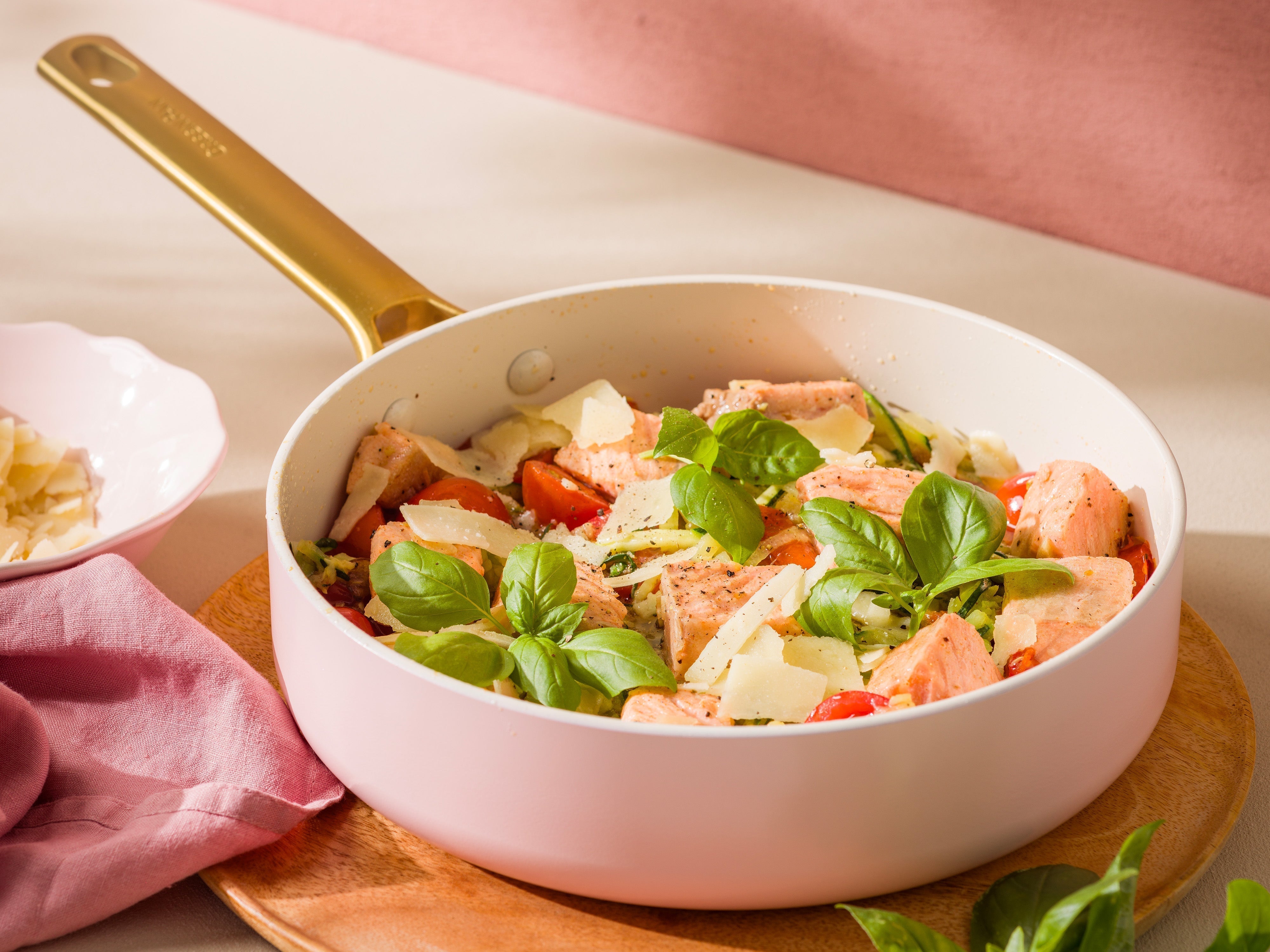 Courgettenspaghetti met zalm