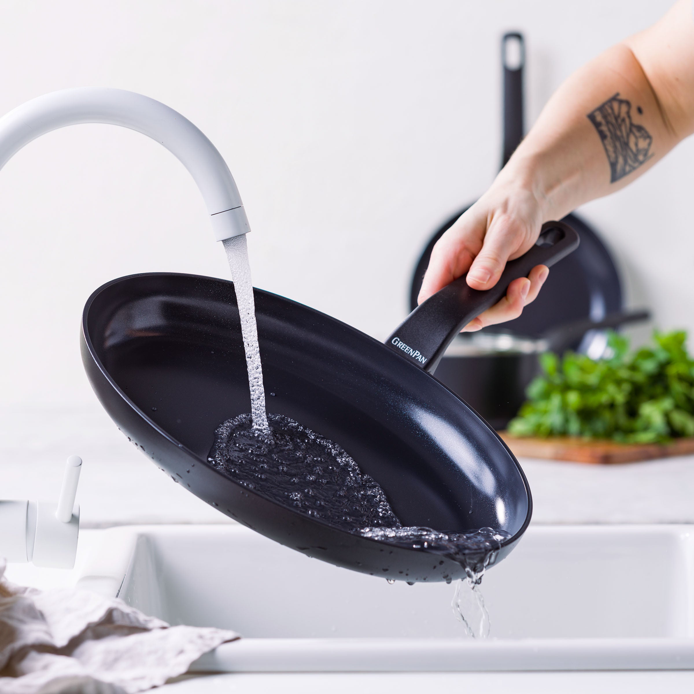 Essence ovalen Vispan