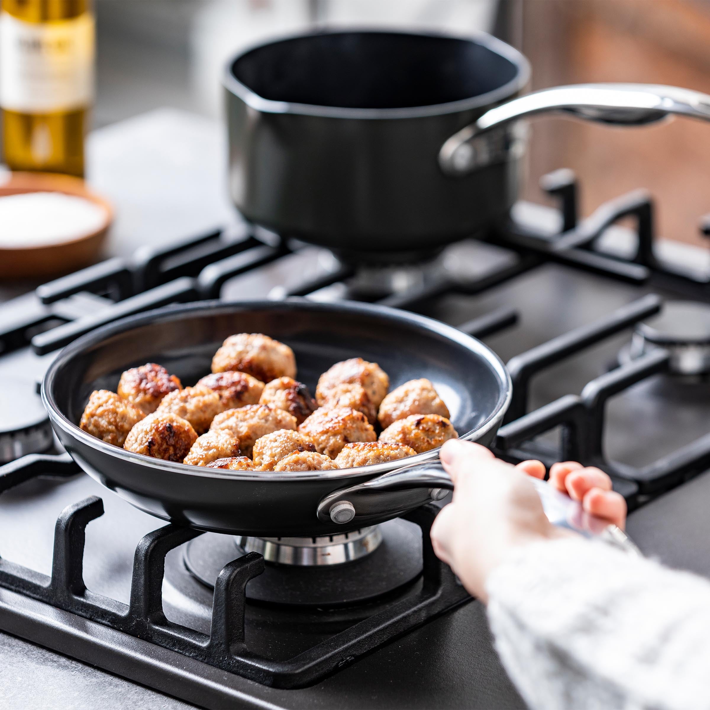 Dagelijkse kost braadpan 28cm groen op vuur vlees bakken