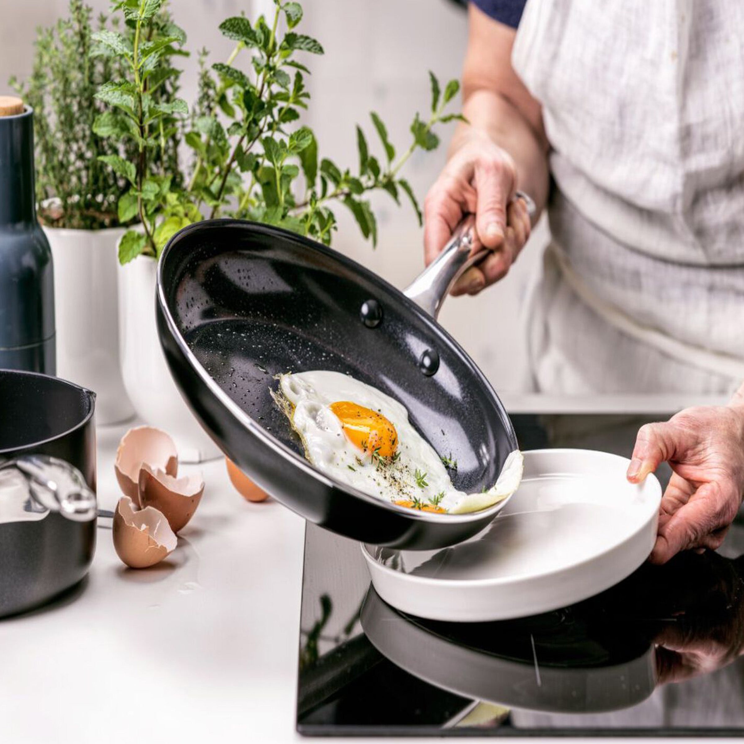 Greenpan Brussels Koekenpannen  28cm 2-delig Keramisch inductie pfas-vrij vooraanzicht