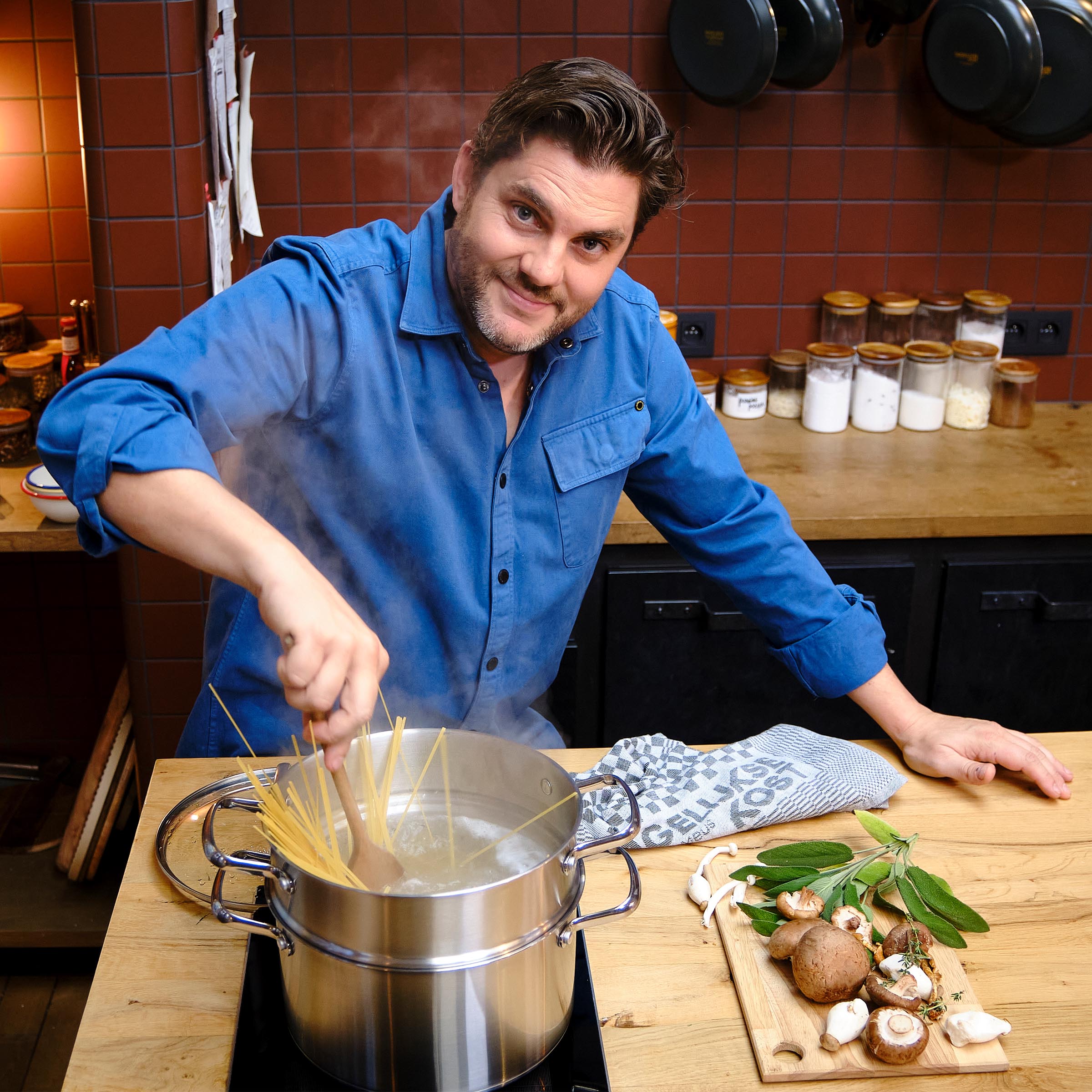 Dagelijkse kost 3-delige pasta set 24cm zilver Jeroen Meus pasta aan het koken