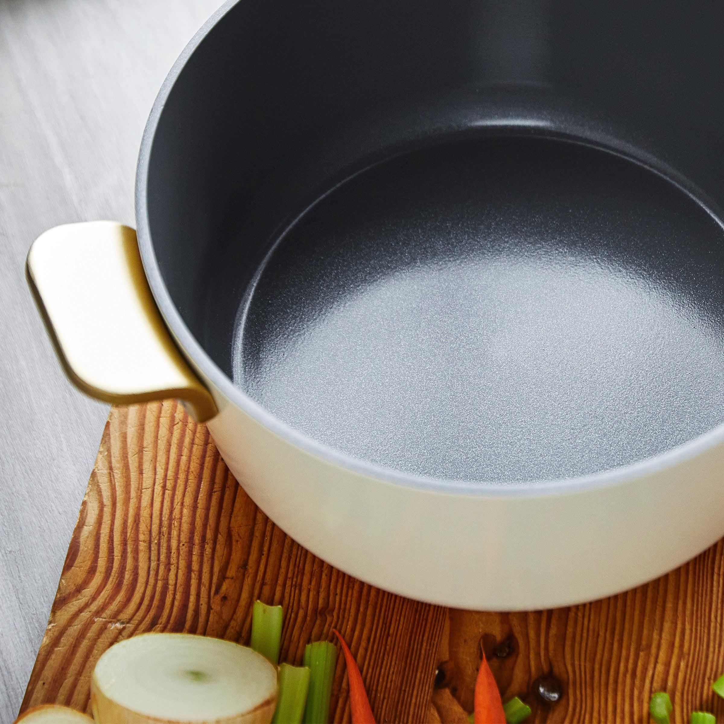 Cocotte en céramique antiadhésive GreenPan™ Stanley Tucci™ 26 cm/6,5 L, blanc de Carrare