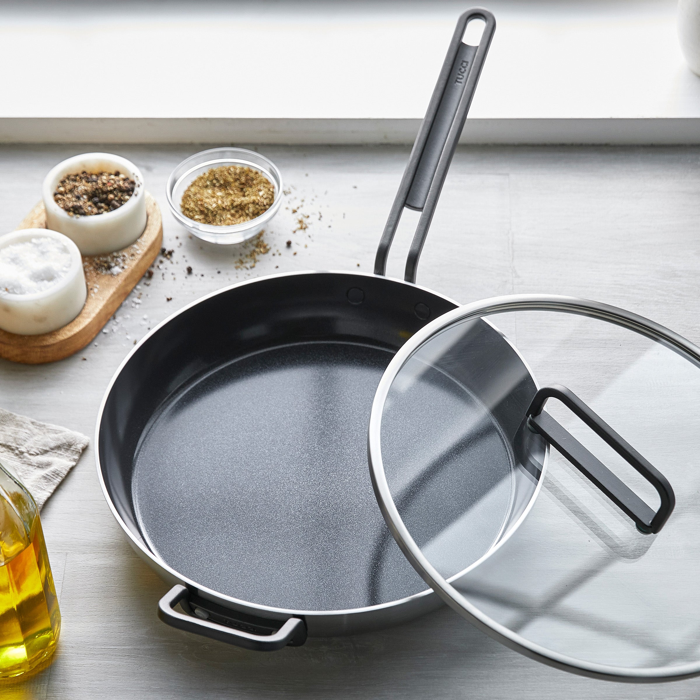 GreenPan™ Stanley Tucci™ Poêle à frire antiadhésive en acier inoxydable et céramique de 30 cm avec couvercle