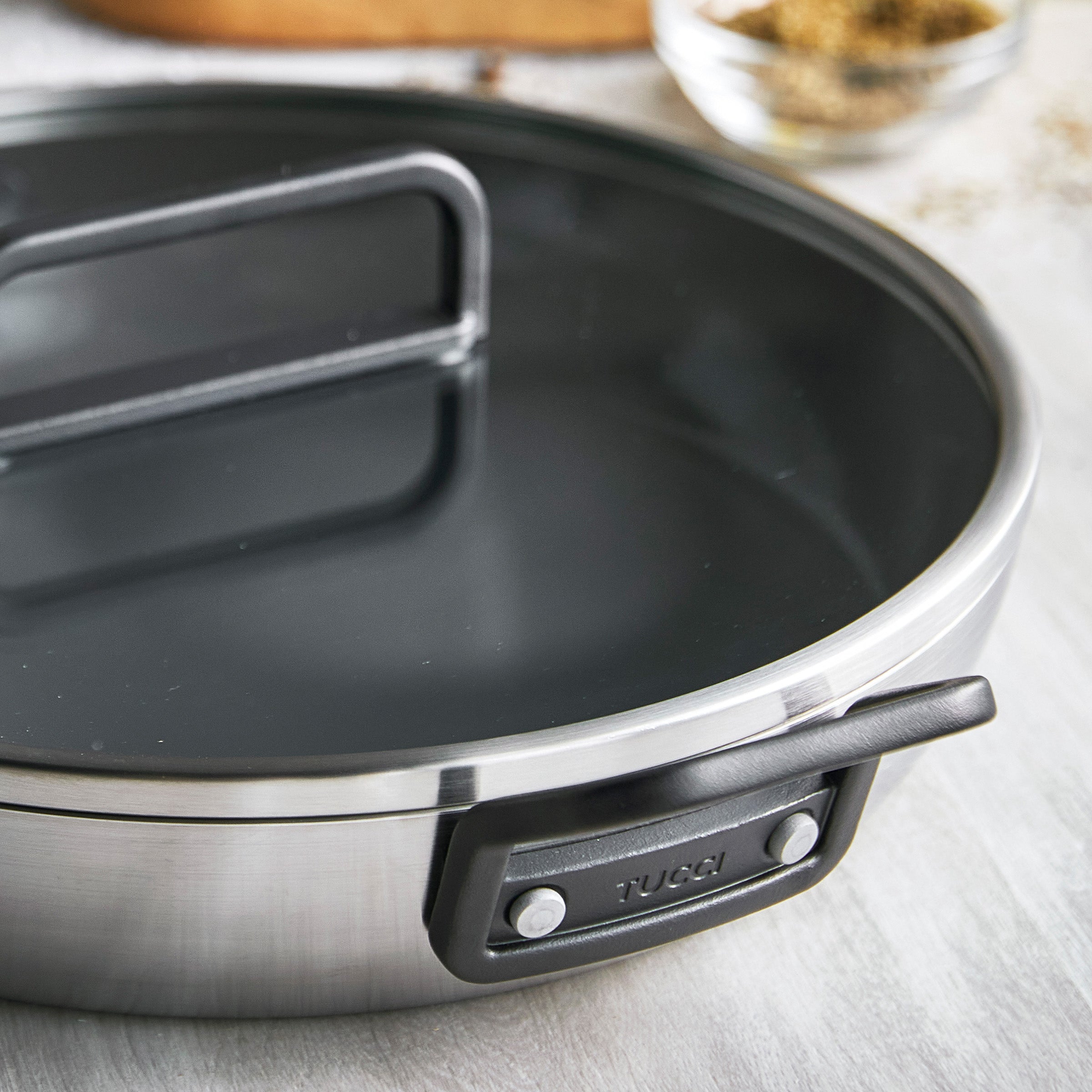GreenPan™ Stanley Tucci™ Poêle à frire antiadhésive en acier inoxydable et céramique de 30 cm avec couvercle