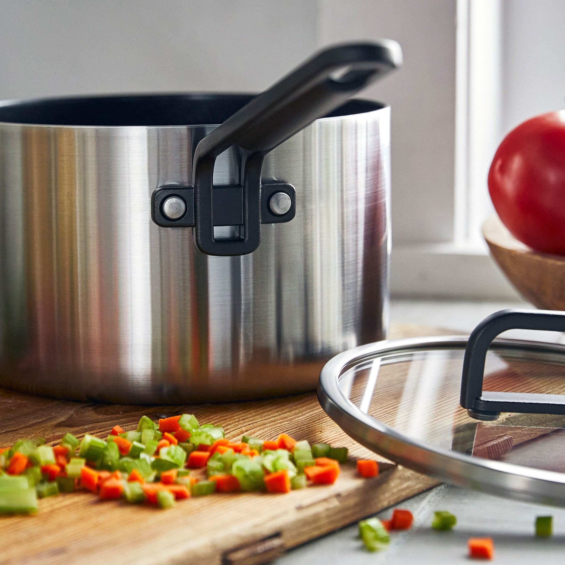 GreenPan™ Stanley Tucci™ Casserole antiadhésive en acier inoxydable et céramique 4QT/20 cm avec couvercle