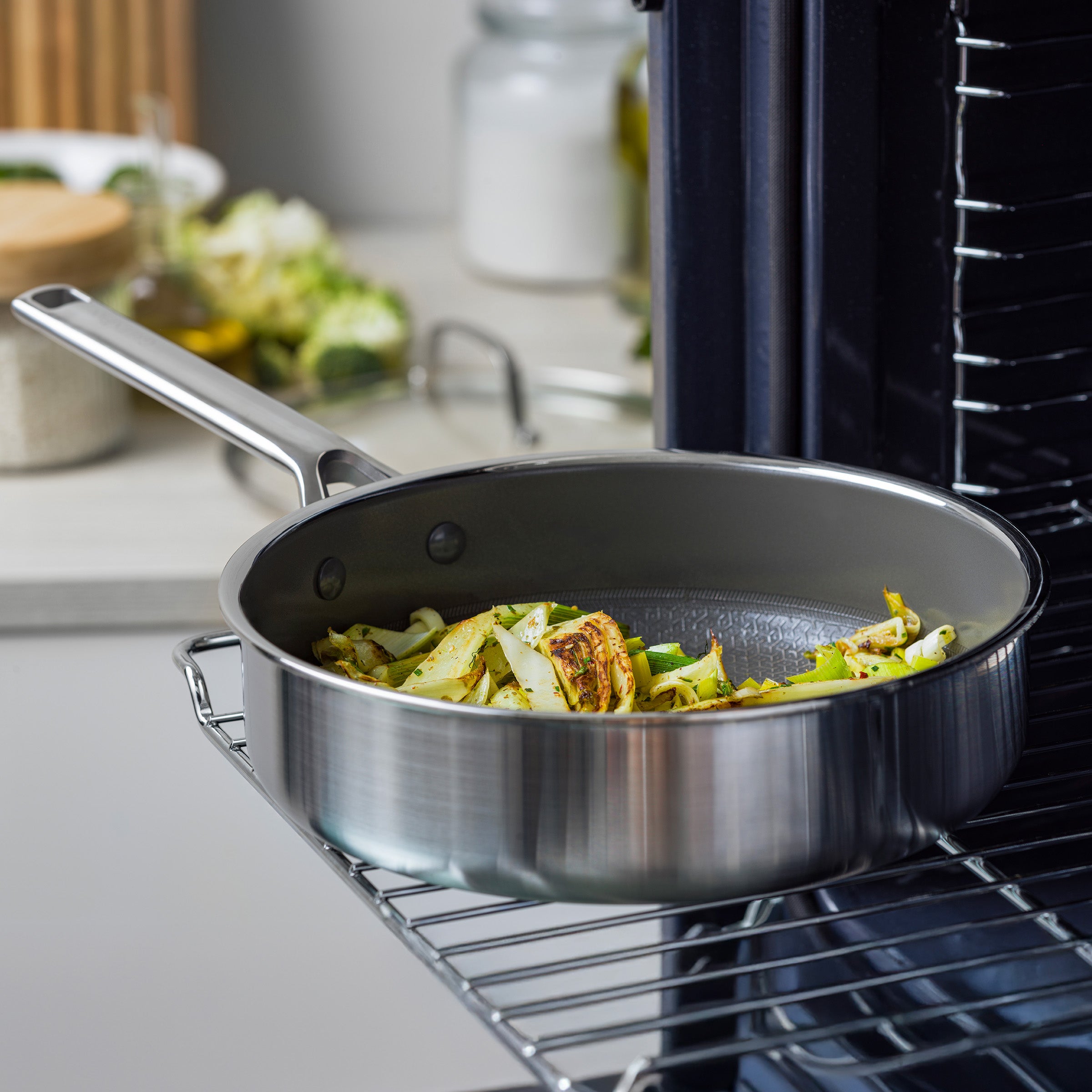 Apex Thermobond Hybrid Stoofpan 24 cm 3-laags roestvrij staal voor perfecte resultaten