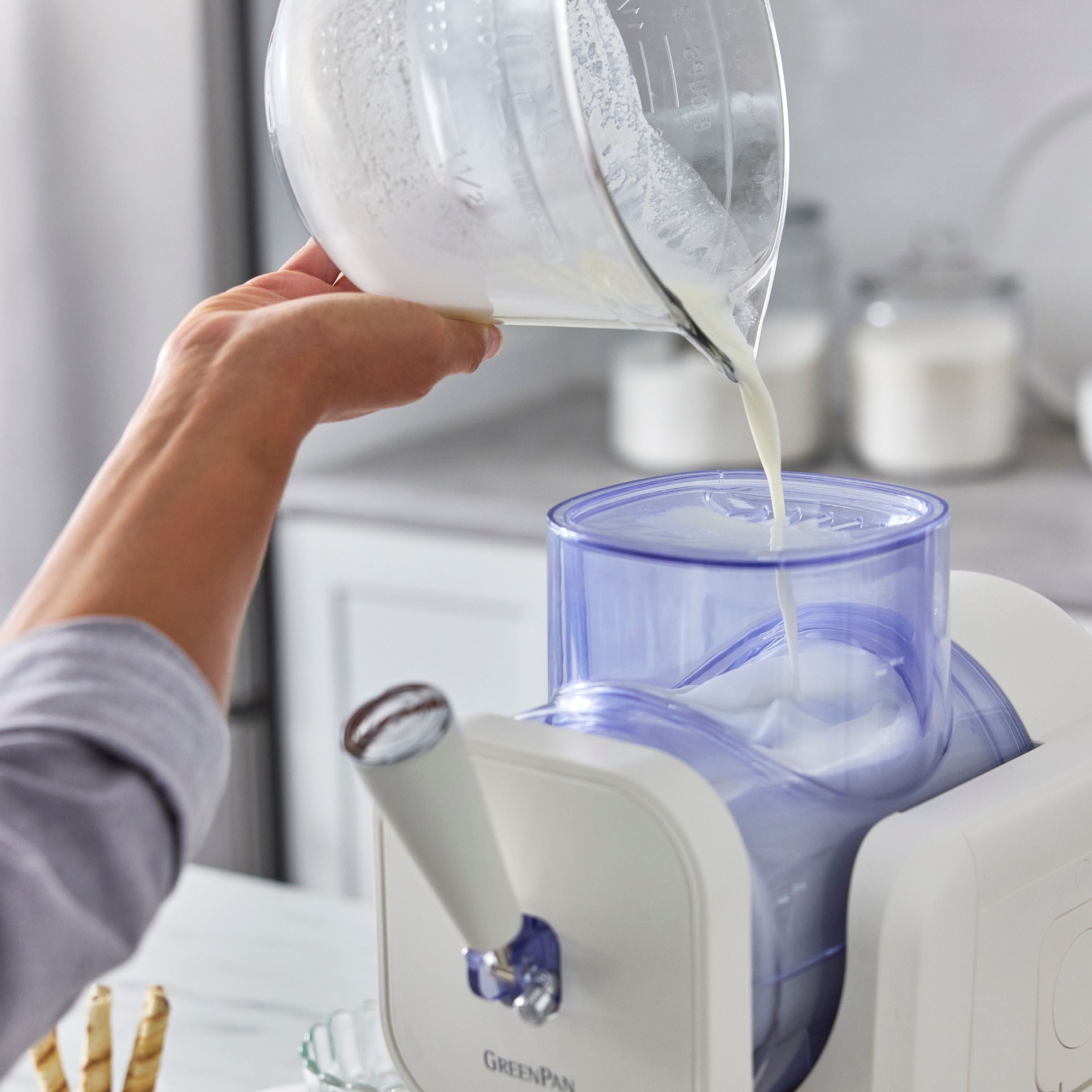 Sorbetière - Glaces à l'italienne et boissons glacées 1,87 L - Crème + livre de recettes en néerlandais