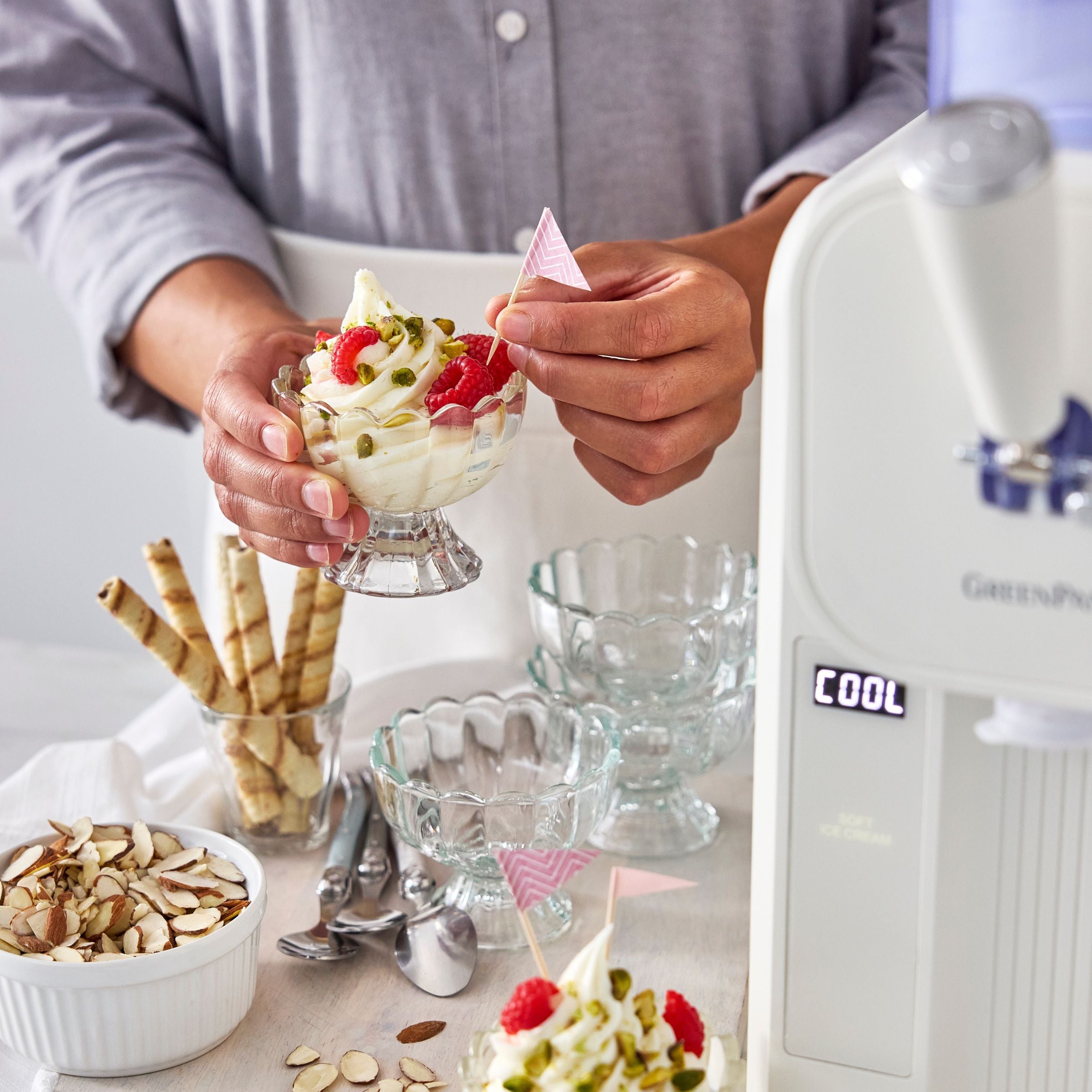 Sorbetière - Glaces à l'italienne et boissons glacées 1,87 L - Crème + livre de recettes en néerlandais