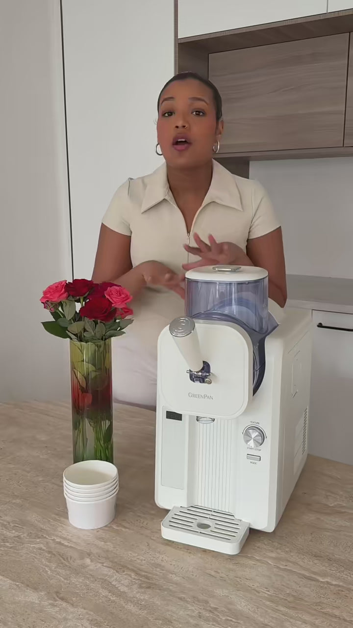 Charger la vidéo : Sorbetière + Livre de recettes | Glaces à l'italienne et boissons glacées 1,87 L - Crème