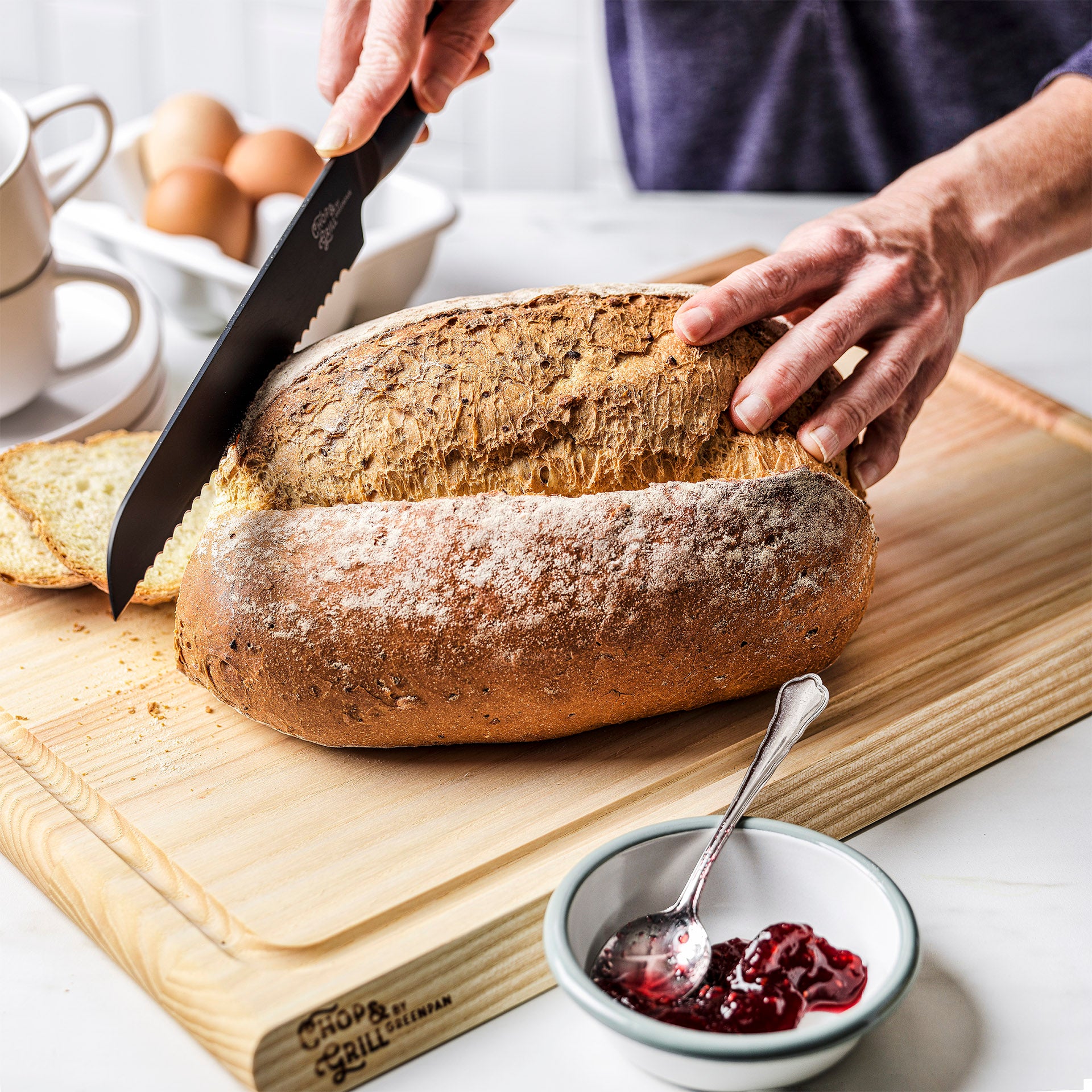 Chop & Grill Broodmes zwart brood snijden