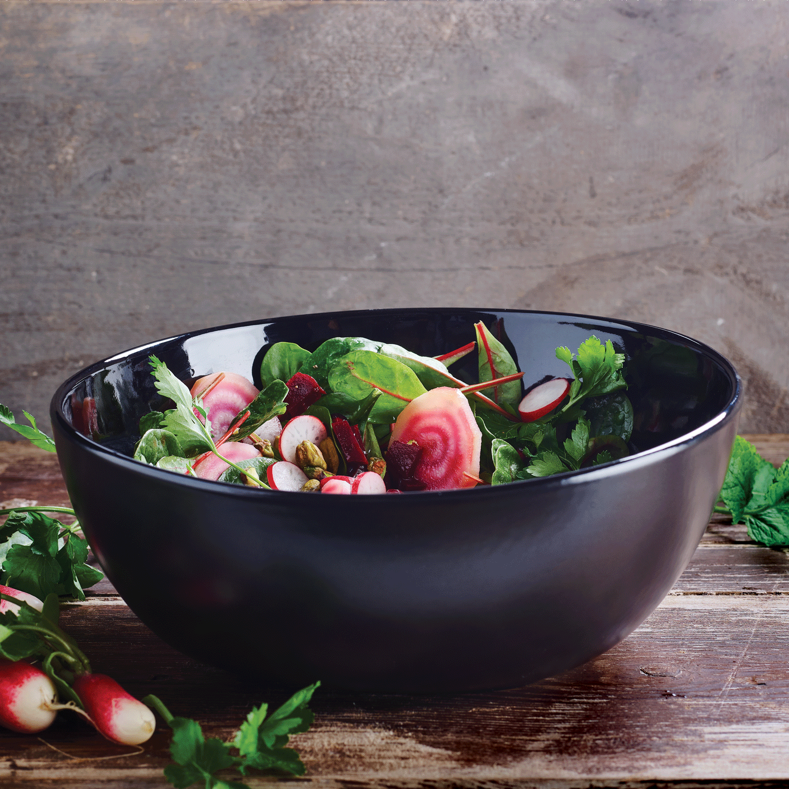 Chop & Grill grote serveerkom zwart salade