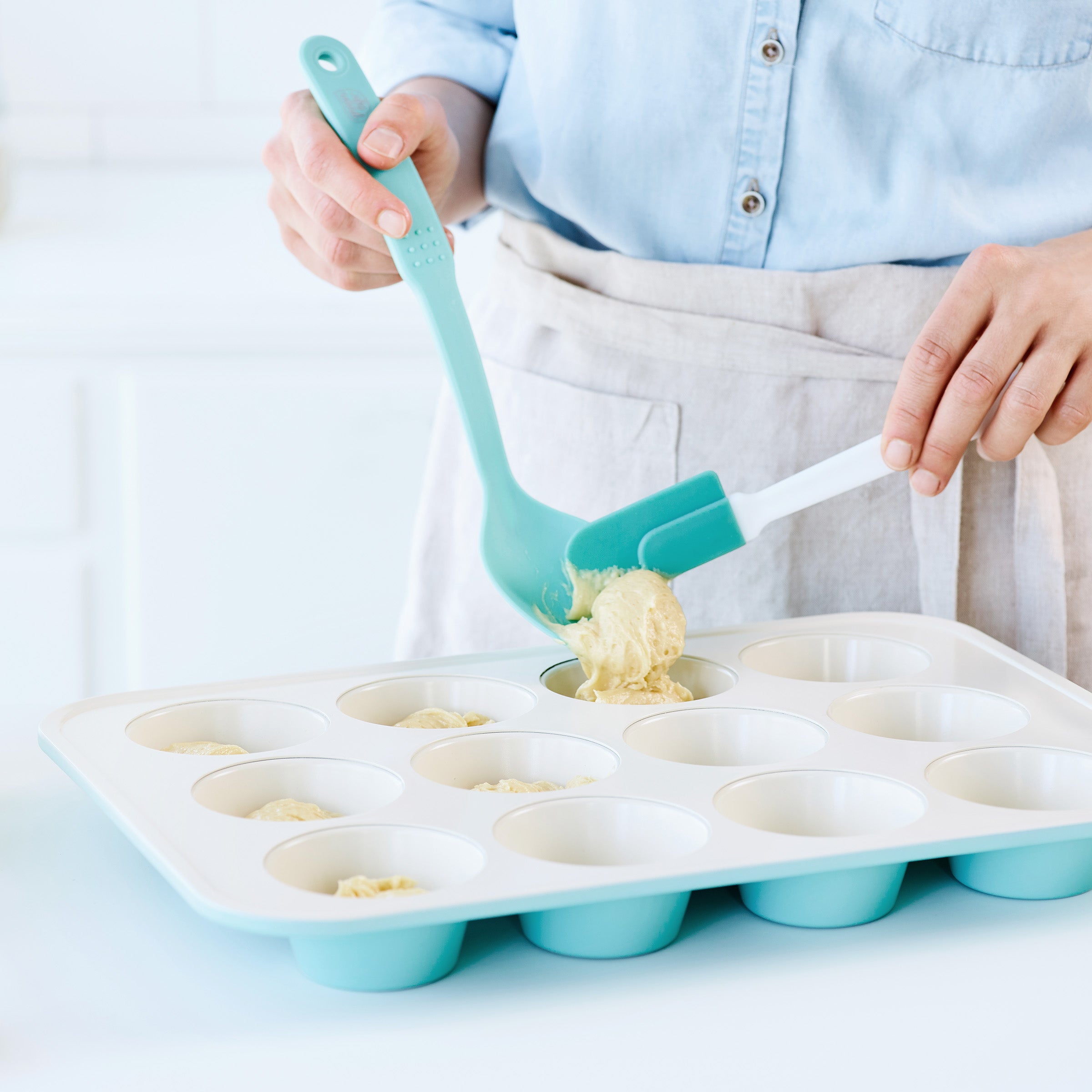 GreenPan Contour Turkoois Bakvorm voor 12 Muffins turquoise beslag