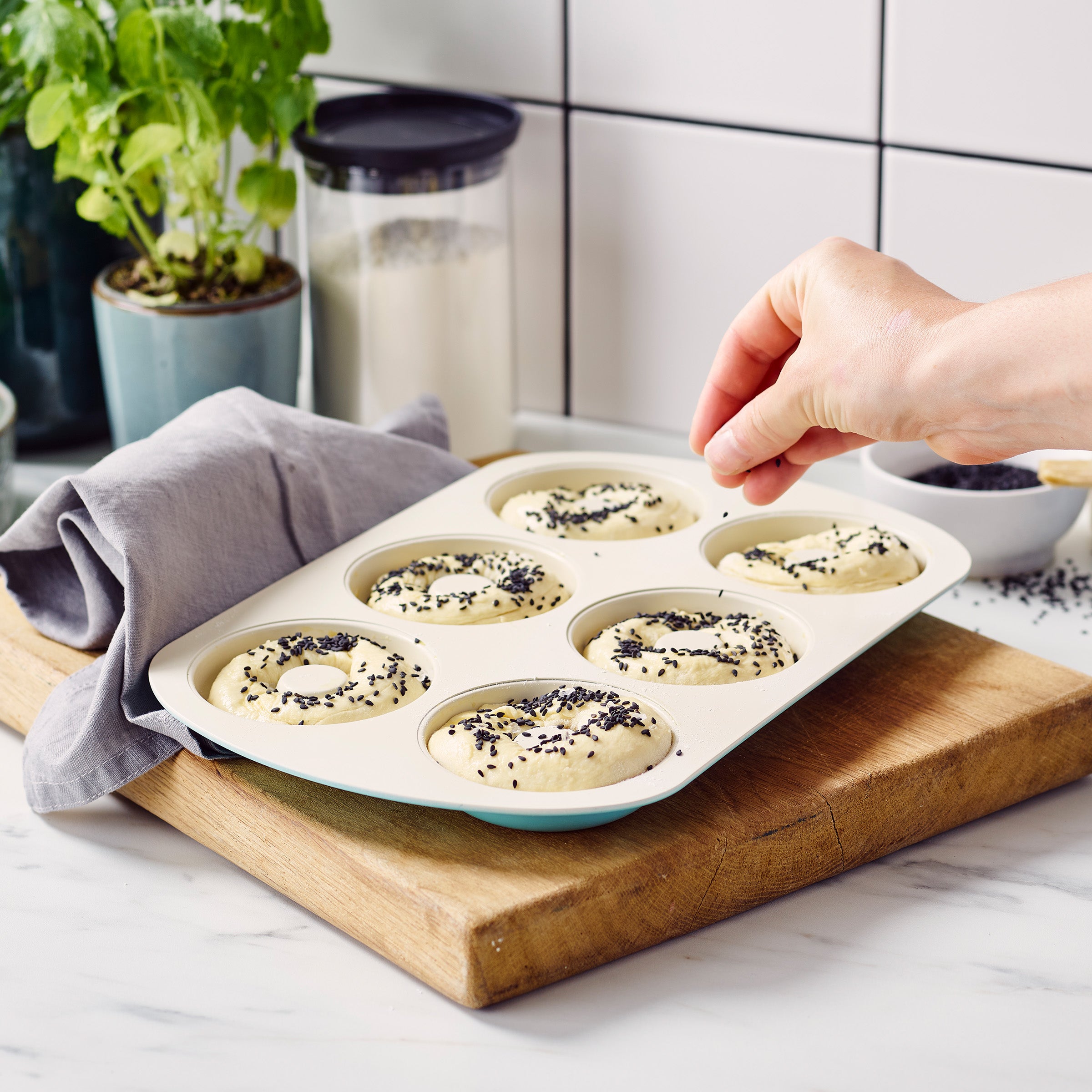 Contour Turkoois Bagel- en Donutplaat turquoise deeg