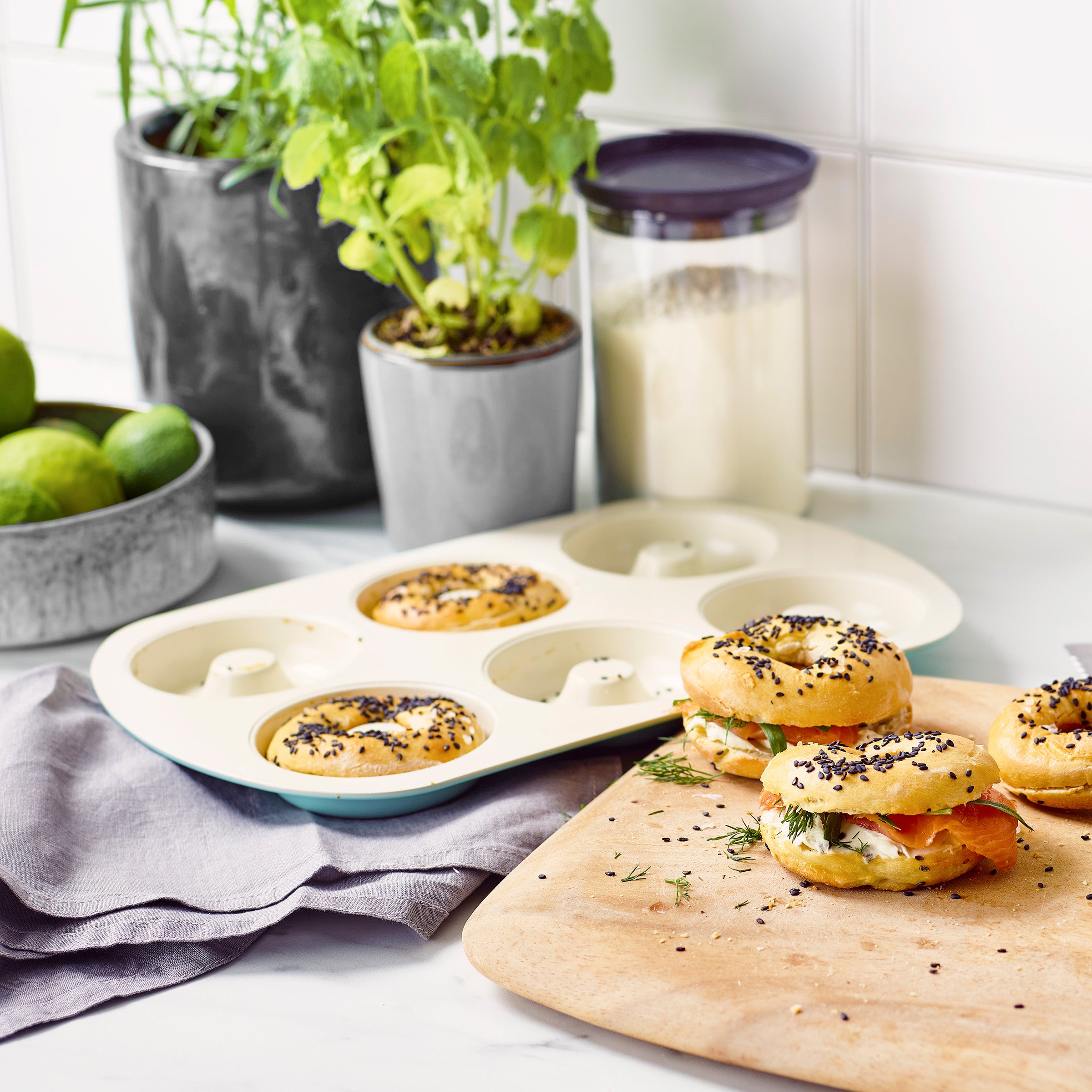 Contour Turkoois Bagel- en Donutplaat turquoise bagels