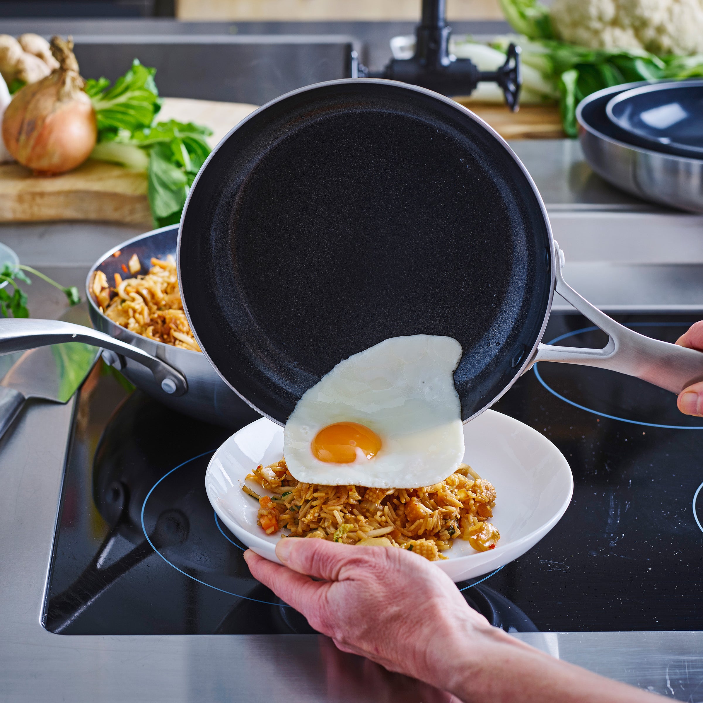 Geneva Braadpan 24cm zilver gebakken rijst en spiegelei