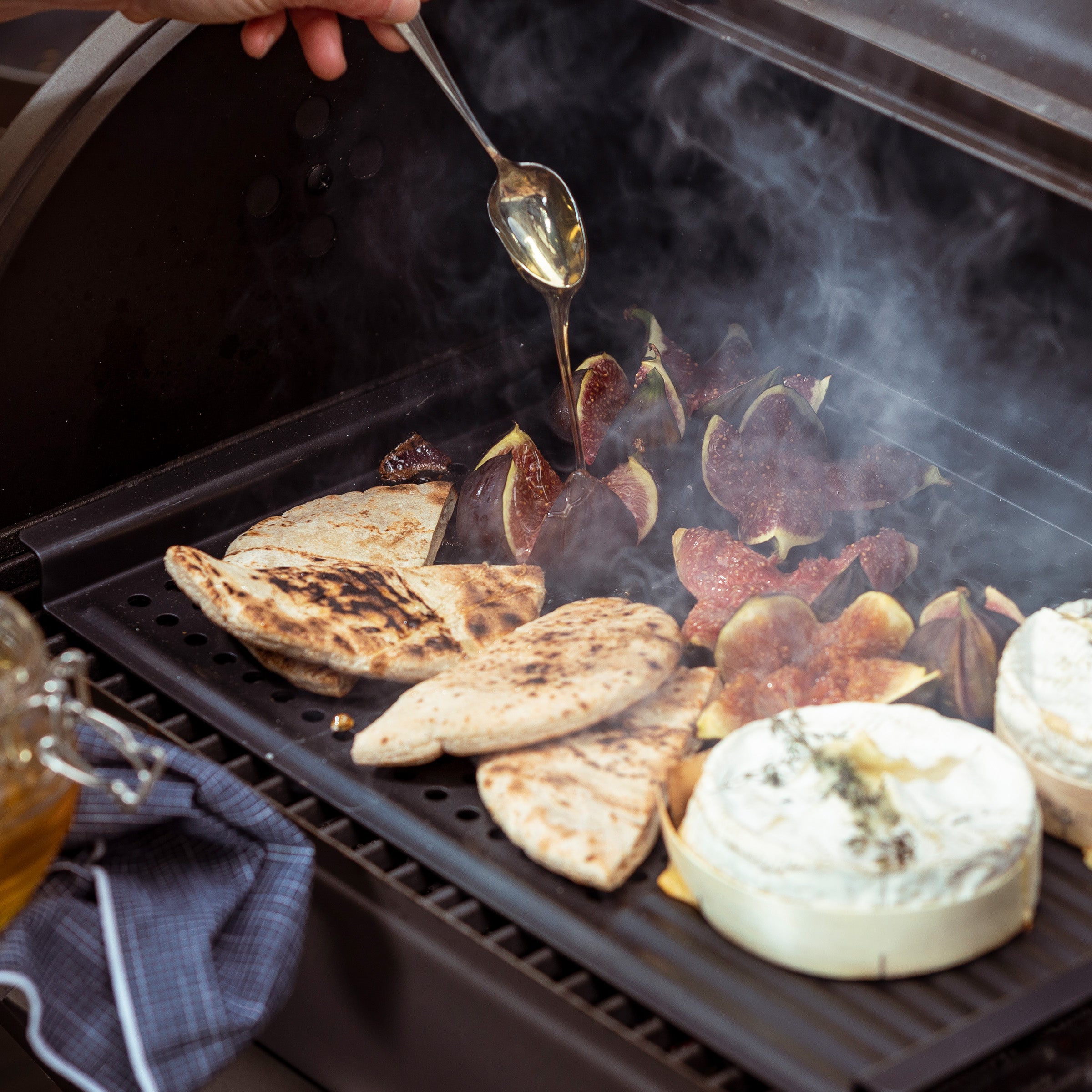 Merten & Storck Carbon Steel BBQ Multi Grillrooster zwart op BBQ