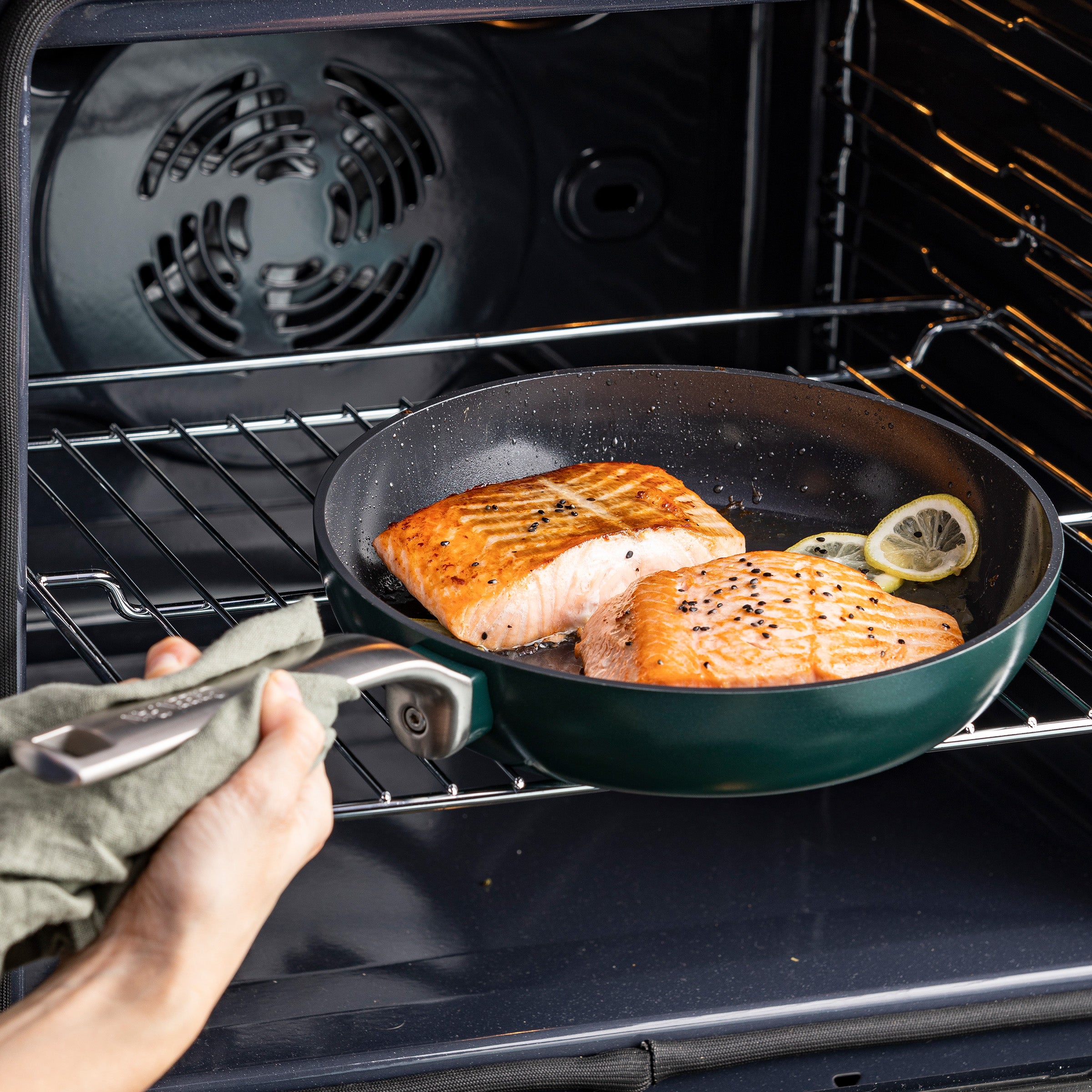 Evolution Pine Green Braadpan 24cm groen in oven 
