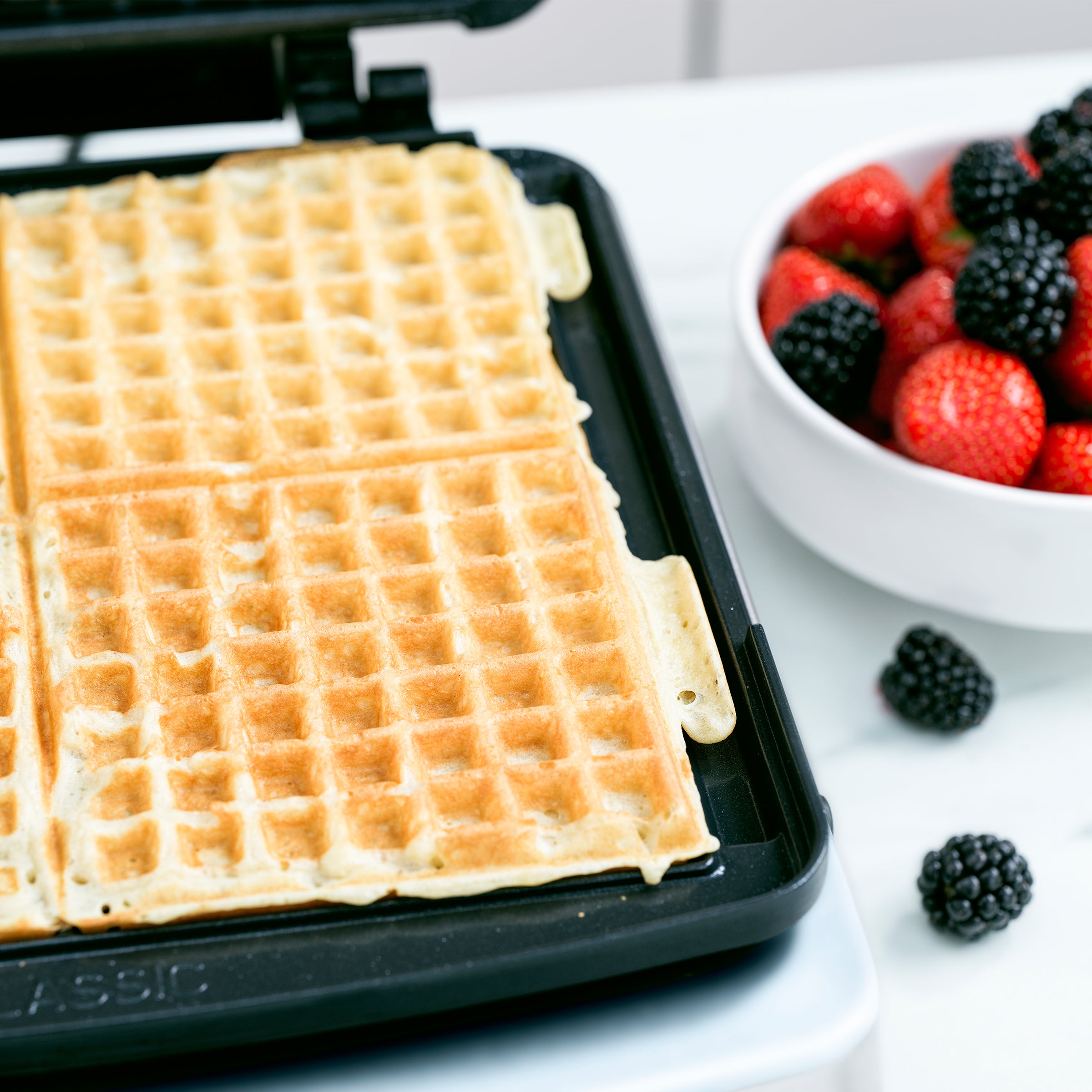 Wafelijzer Blue Haze (incl. 2 sets wafelplaten) met verse wafels