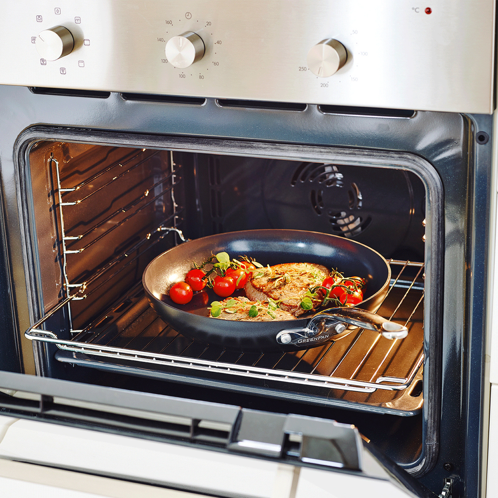 Barcelona Kookpot met deksel 16cm zwart in oven