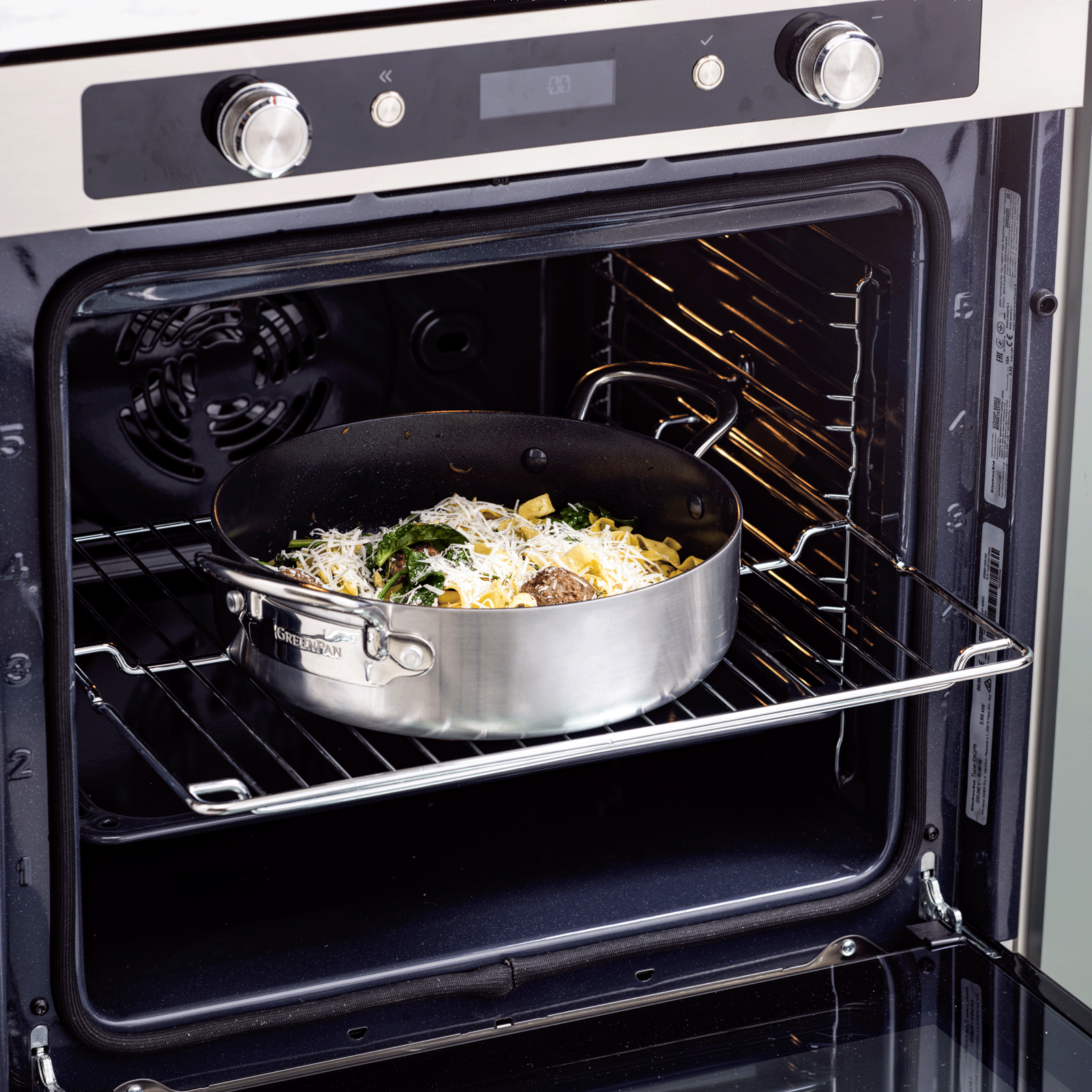 GreenPan Barcelona Evershine Stoofpan met deksel 26cm zilver in oven