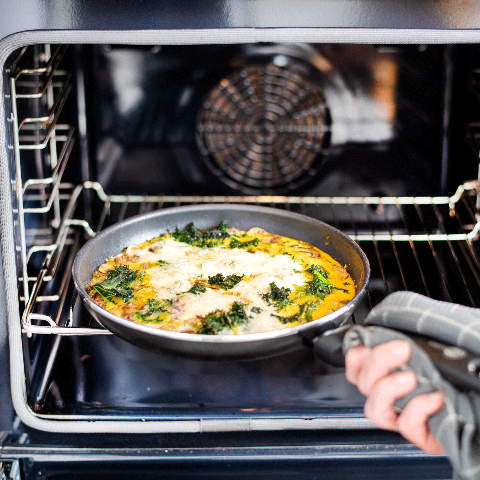 Andorra Braadpan 15,5cm zwart in de oven