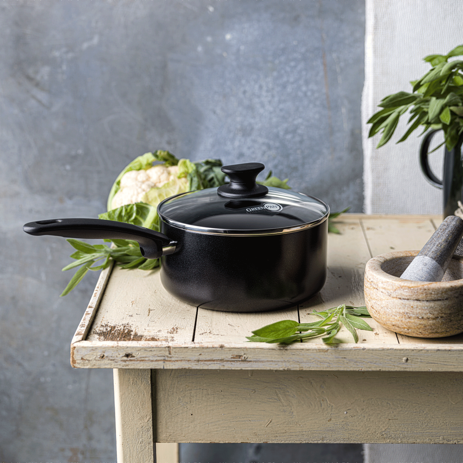 Cambridge Black Steelpan 16cm zwart pot met deksel