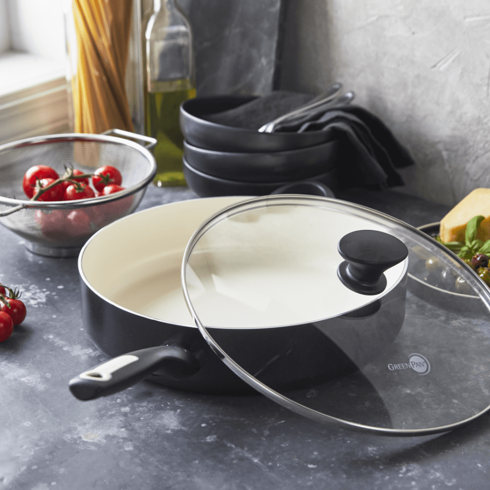 Rio Zwart Stoofpan met deksel 30cm