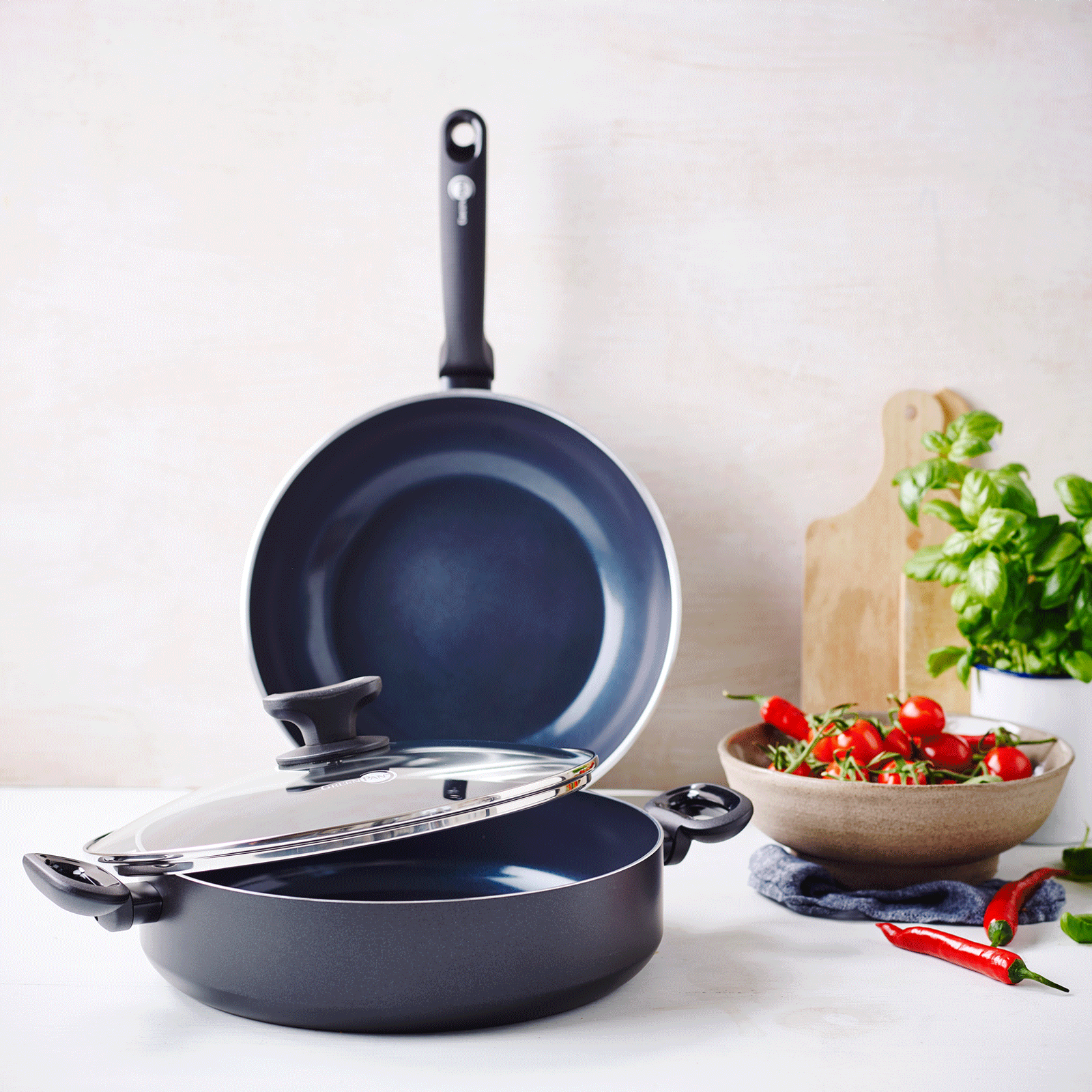 Torino Stoofpan met deksel 25cm zwart