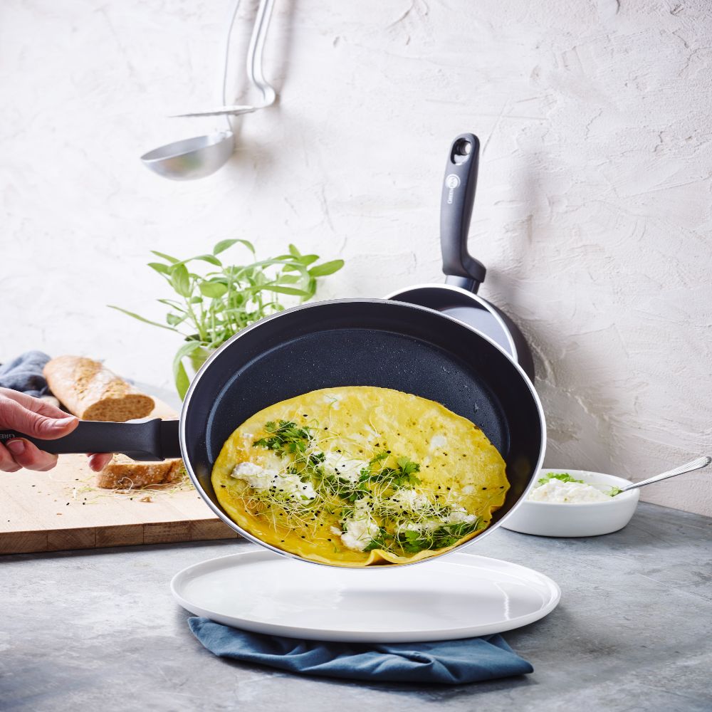 Torino Pannenkoekenpan 28cm zwart met eten
