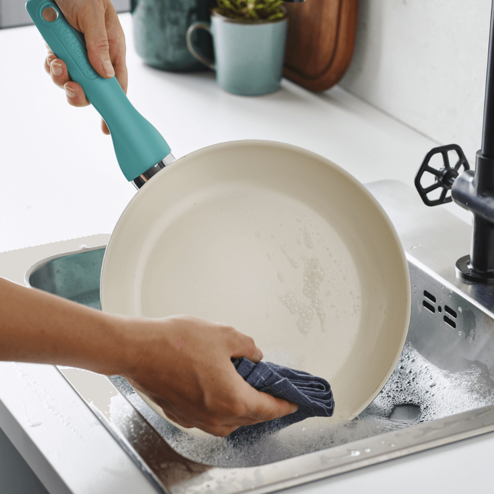  Rio Turkoois Braadpan 26 cm afwassen
